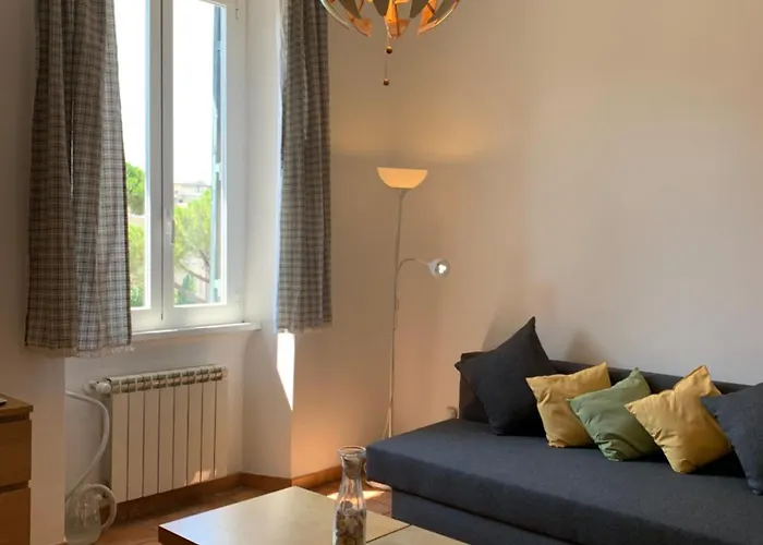 Flat Nearby Vaticano - Caracciolo 4 Appartamento *